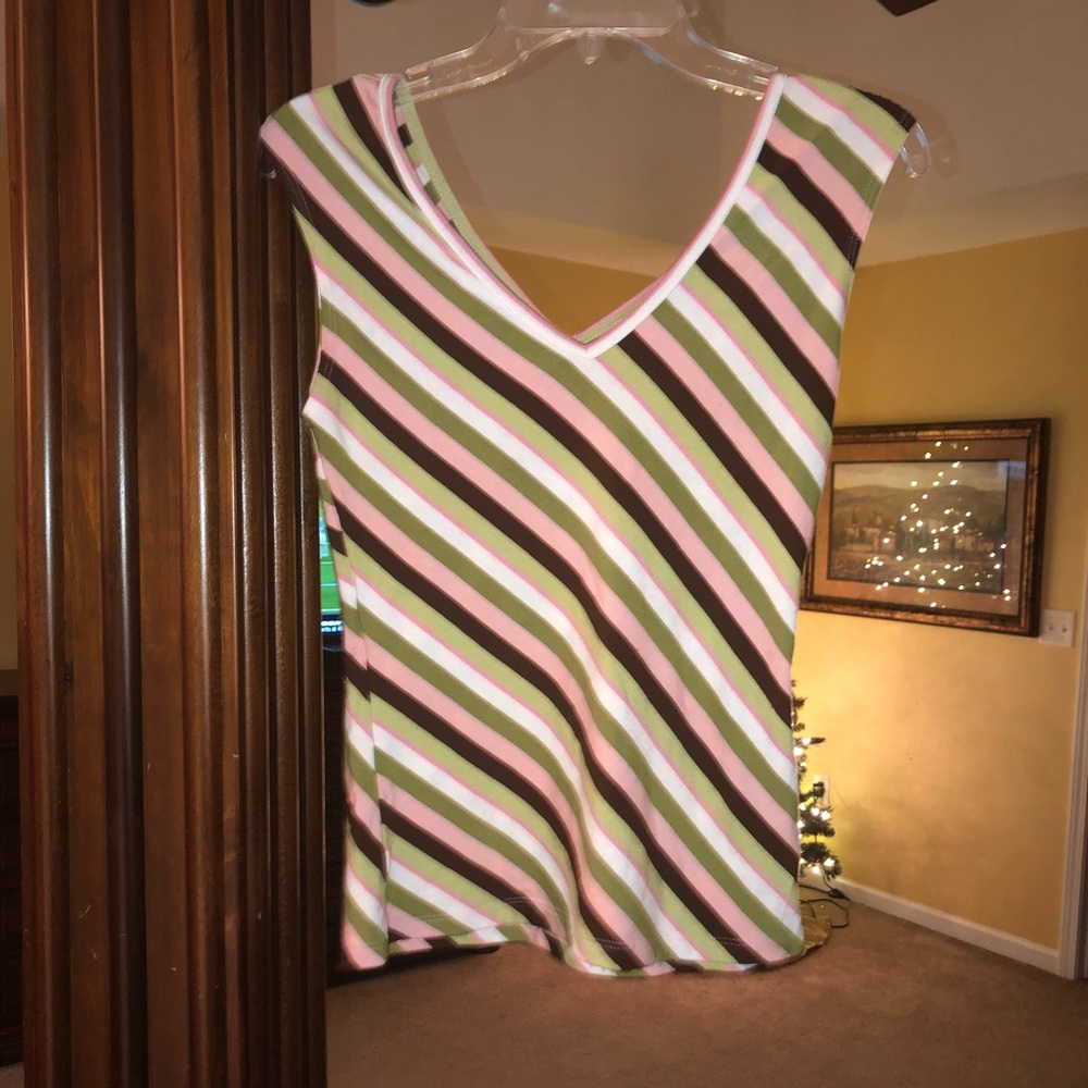 V-Neck Sleeveless Top VERY GOOD CONDITION - Picture 2 of 5